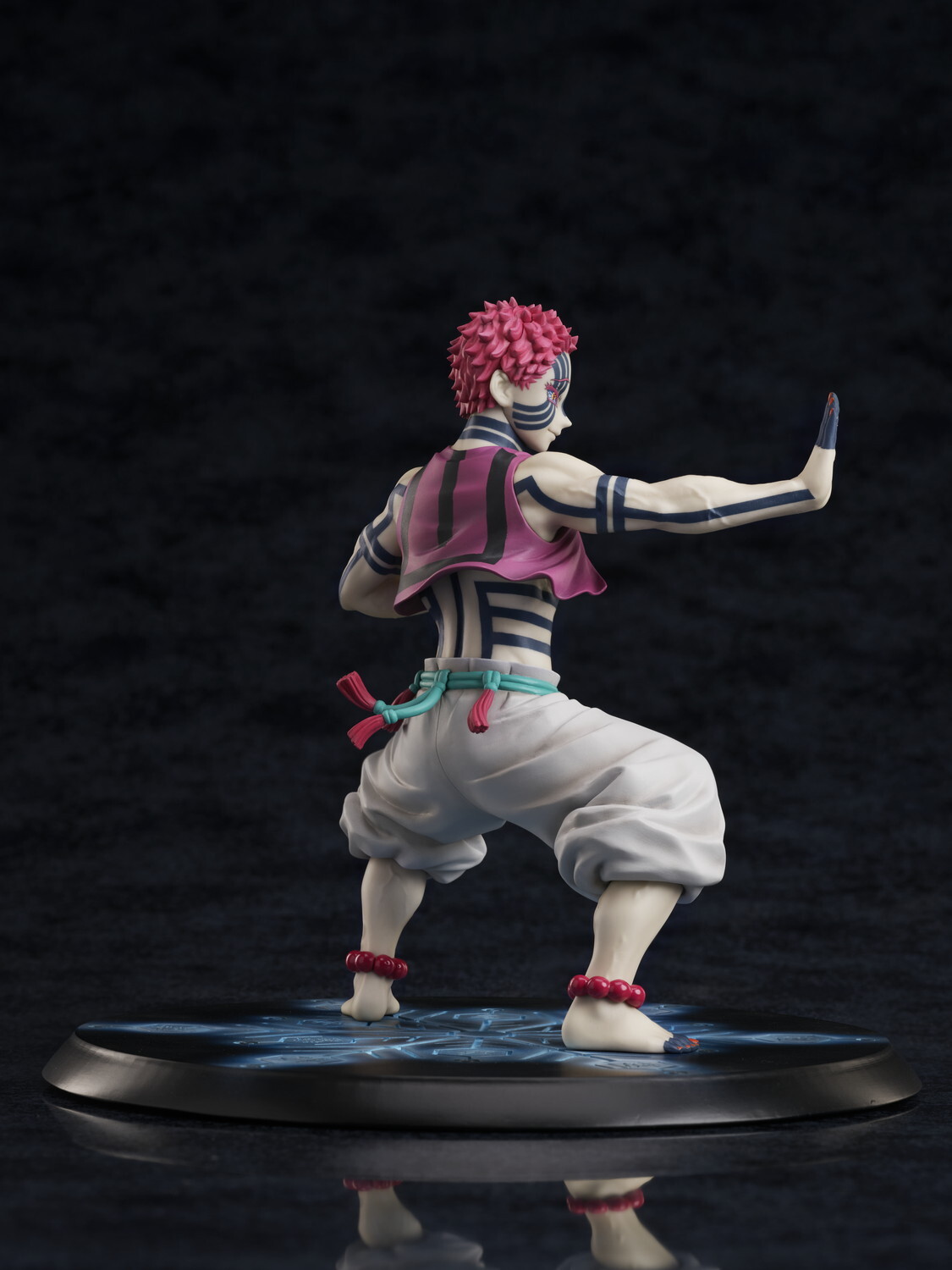 Фигурка Demon Slayer: Kimetsu no Yaiba Akaza 1/8scalefigure
