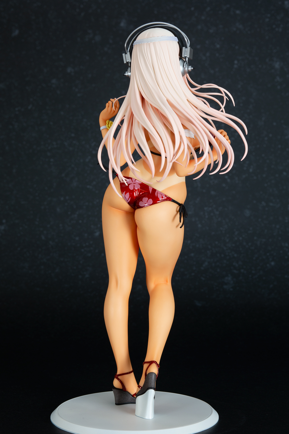 Фигурка Super Sonico Summer Vacation ver.-Sun kissed-