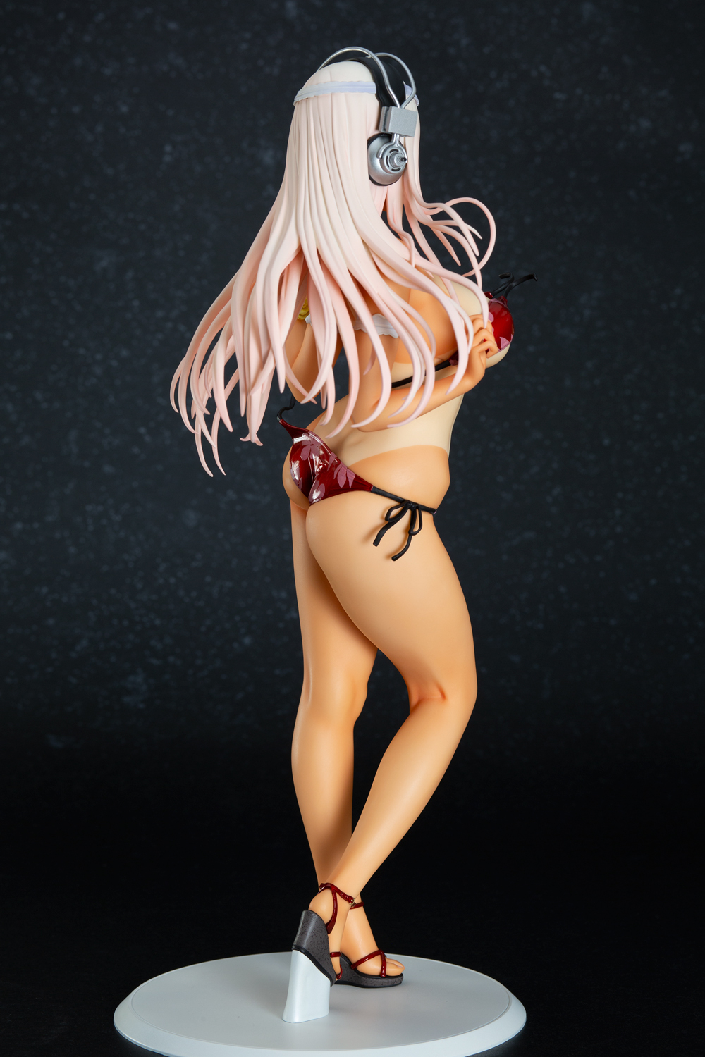 Фигурка Super Sonico Summer Vacation ver.-Sun kissed-