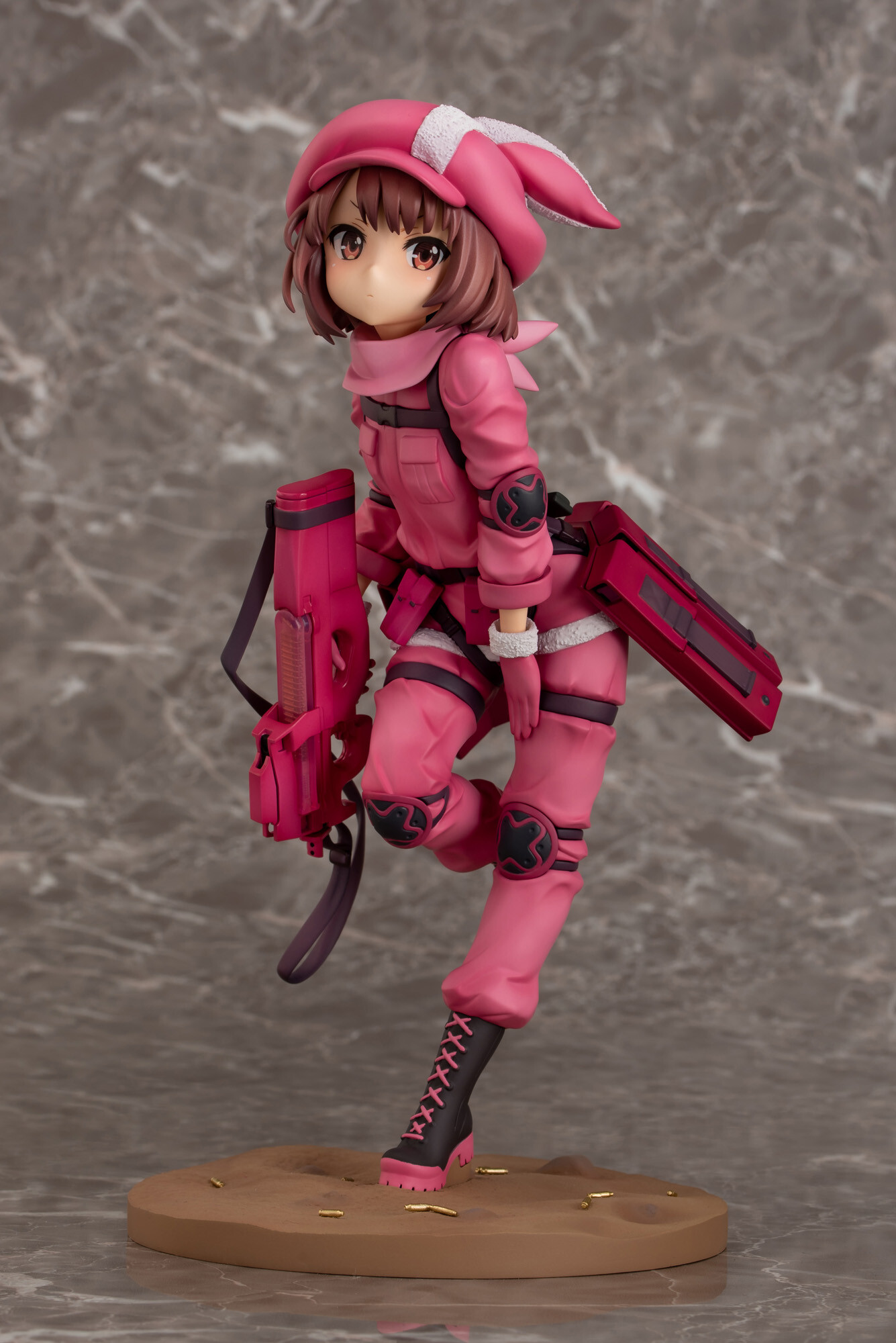 Фигурка LLENN (PLUM)