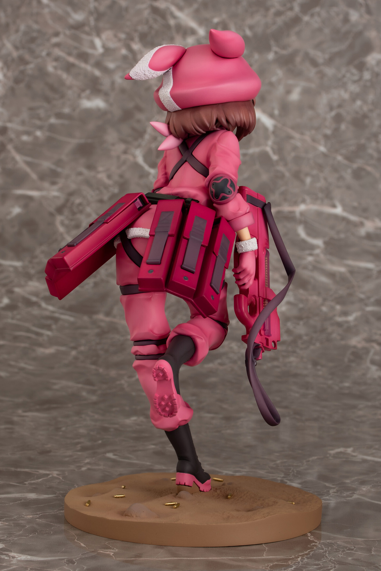 Фигурка LLENN (PLUM)