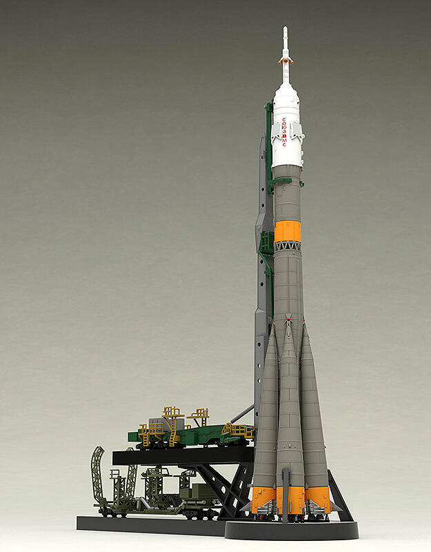 Фигурка MODEROID 1/150 Plastic Model Soyuz Rocket & Transport Train(2nd re-run)