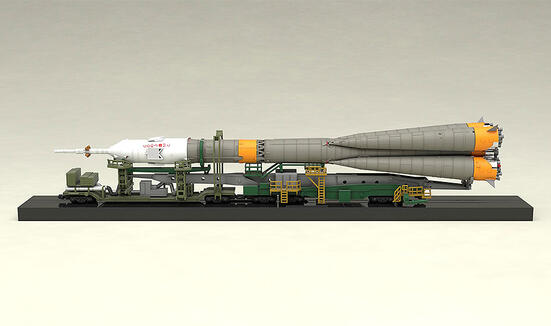 Фигурка MODEROID 1/150 Plastic Model Soyuz Rocket & Transport Train(2nd re-run)