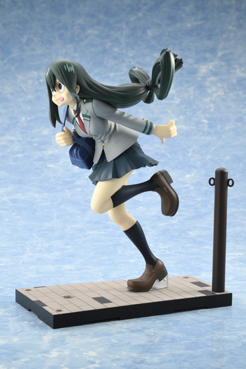 Фигурка KONEKORE Tsuyu Asui Uniform Ver.