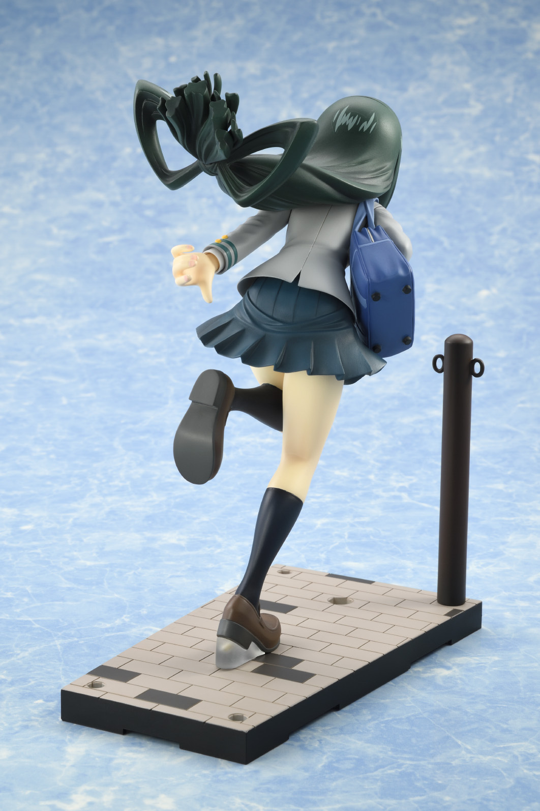 Фигурка KONEKORE Tsuyu Asui Uniform Ver.